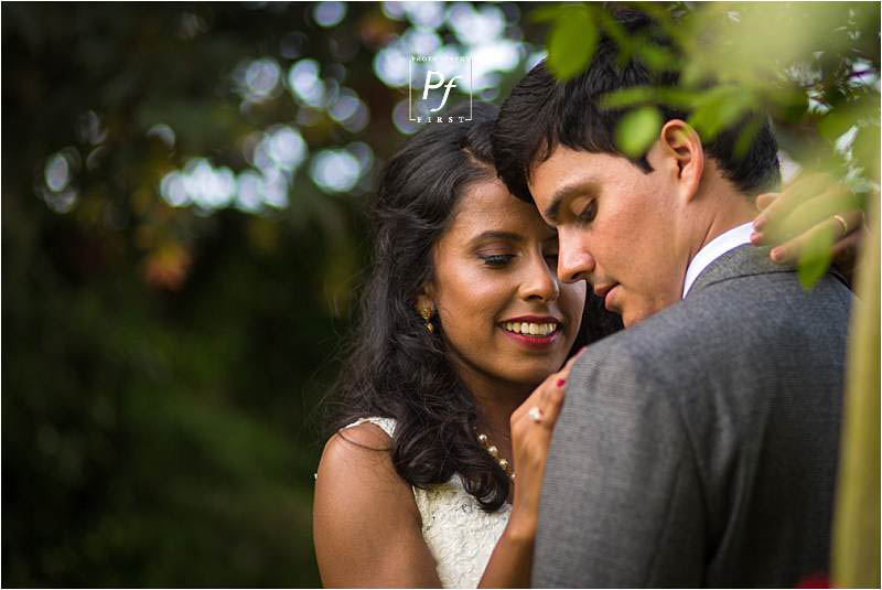 natural photos at a wedding