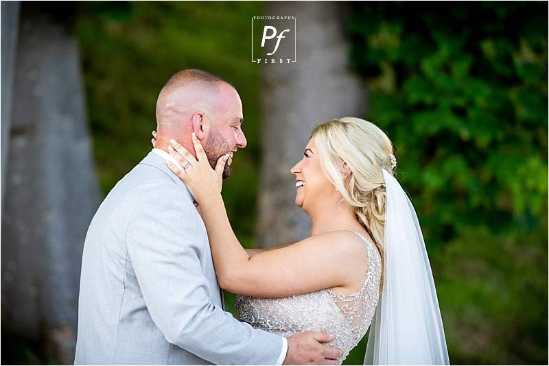 bride and groom feeling relaxed with their photrographer