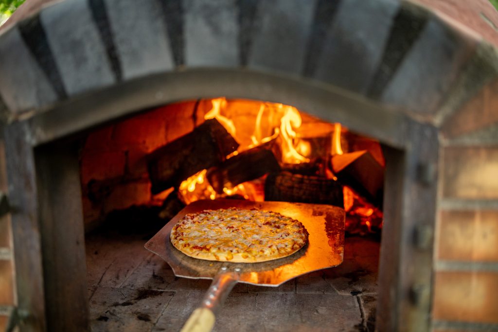 delicious pizza oven