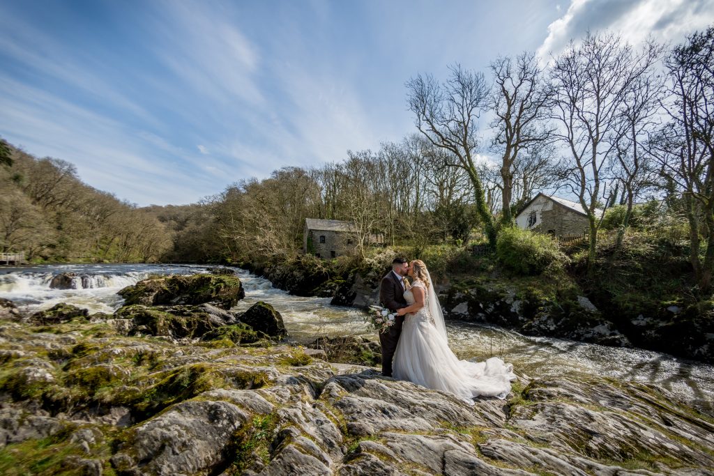 Cenarth Falls Wedding Photo